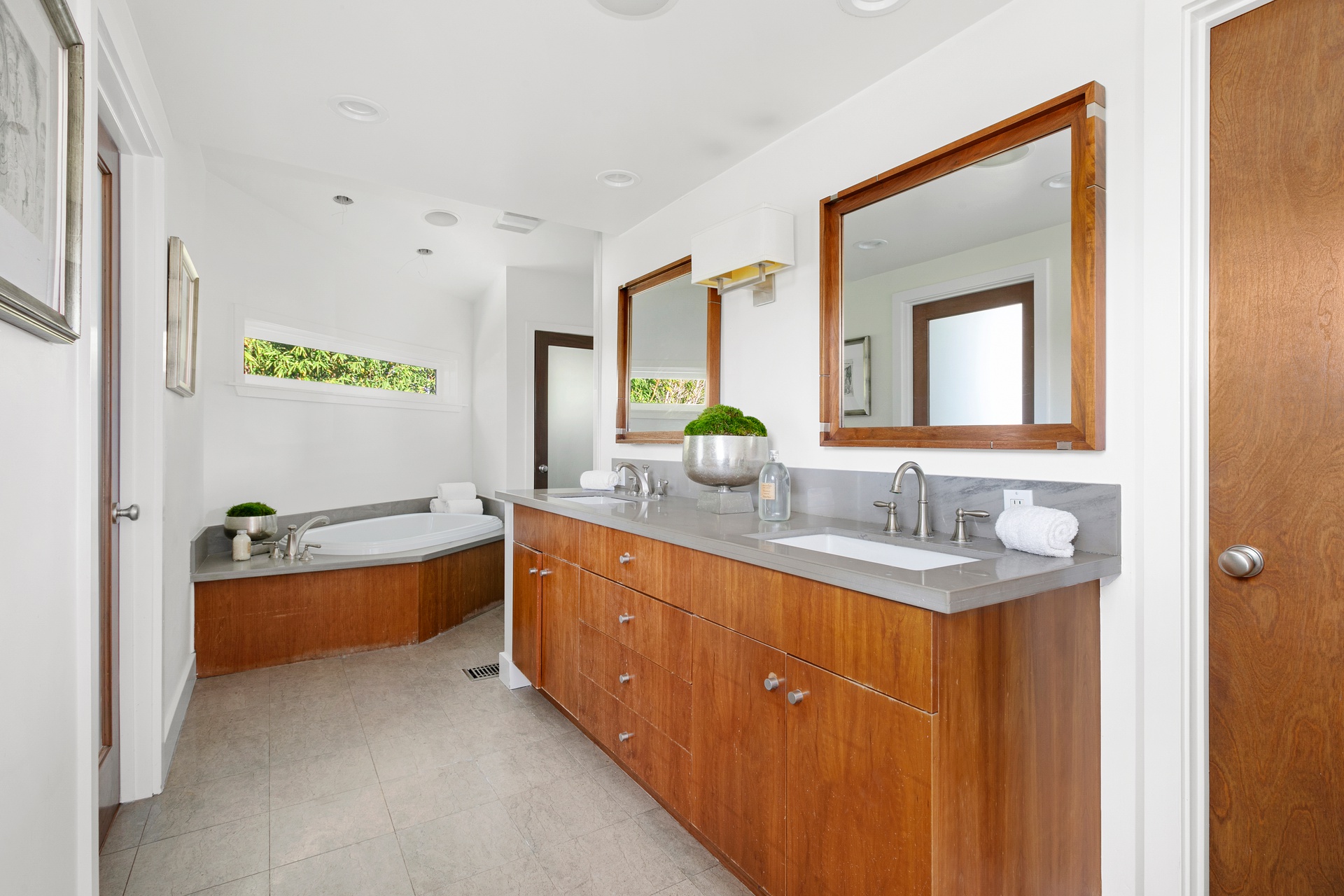 9625 Oaks Pass Rd. Beverly Hills, CA 90210 – image 13