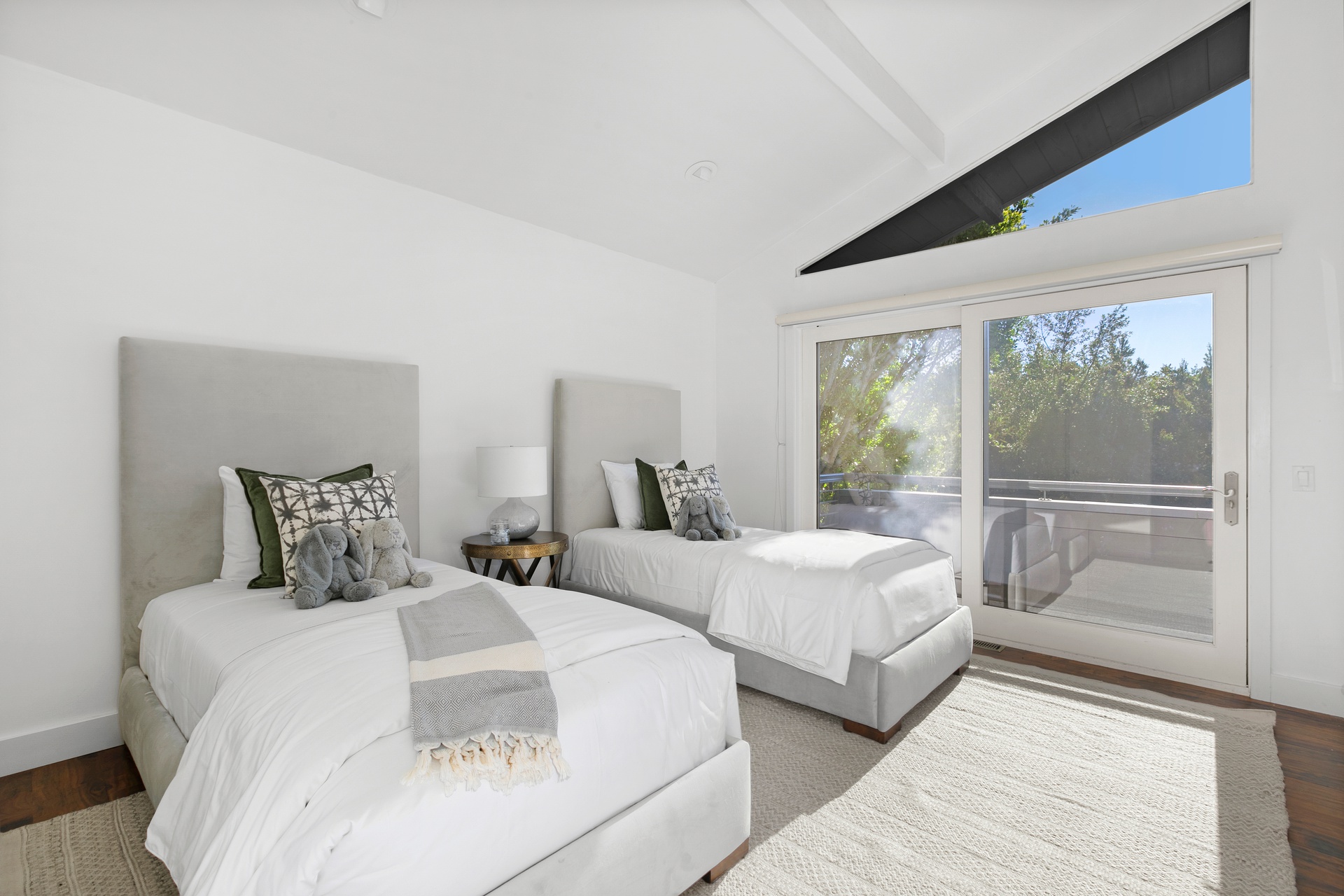 9625 Oaks Pass Rd. Beverly Hills, CA 90210 – image 18