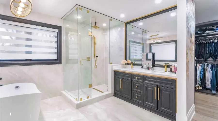 1540 Mississauga Rd, Mississauga, Ontario, L5H 2K1, Canada, 5 Bedrooms Bedrooms, ,6 BathroomsBathrooms,Residential,For Sale,1540 Mississauga Rd,1401519