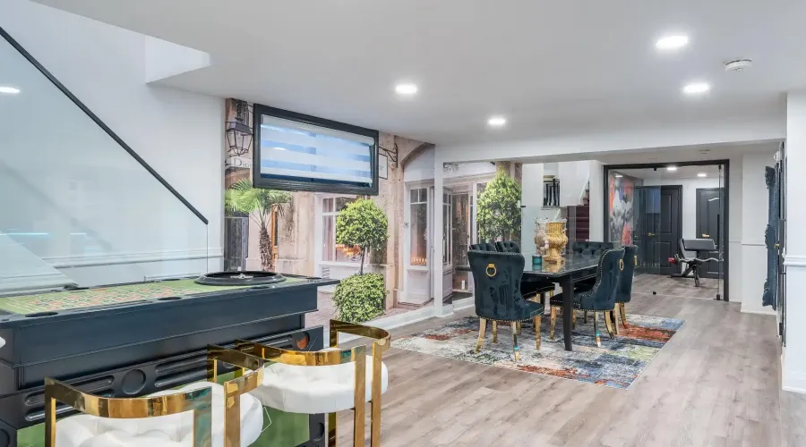 1540 Mississauga Rd, Mississauga, Ontario, L5H 2K1, Canada, 5 Bedrooms Bedrooms, ,6 BathroomsBathrooms,Residential,For Sale,1540 Mississauga Rd,1401519