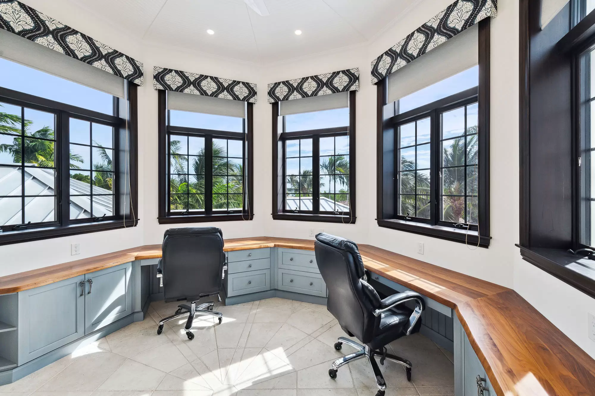 Five-Acre Oceanfront Estate – image 27