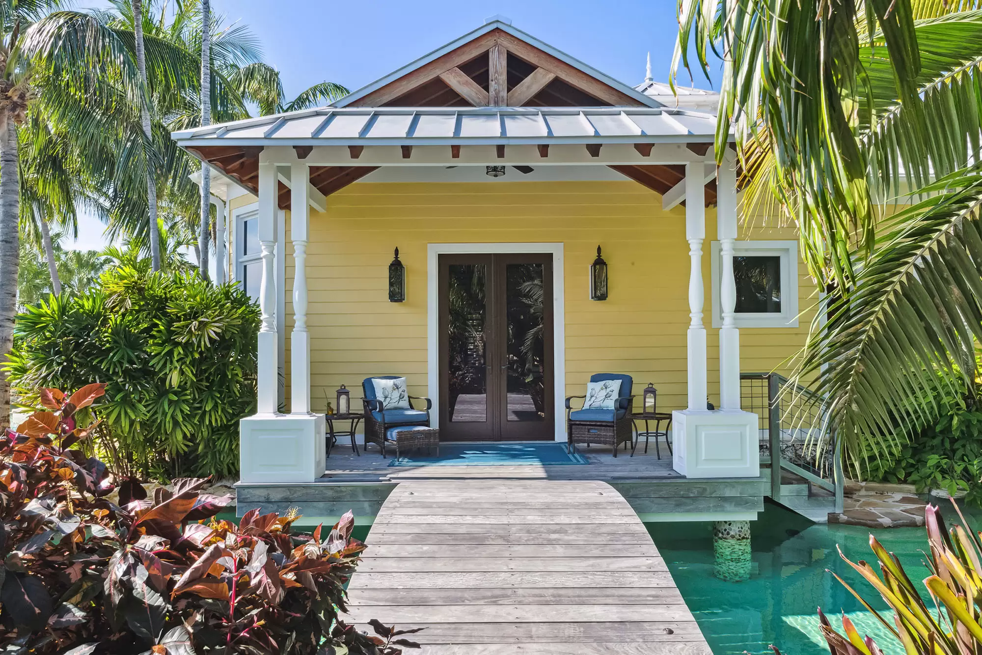 Five-Acre Oceanfront Estate – image 32