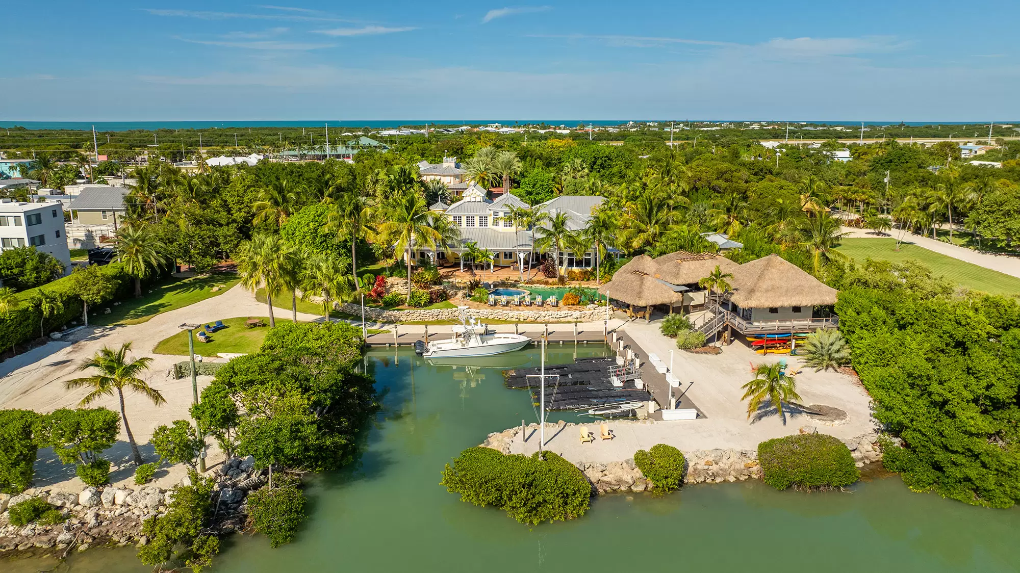 Five-Acre Oceanfront Estate – image 35