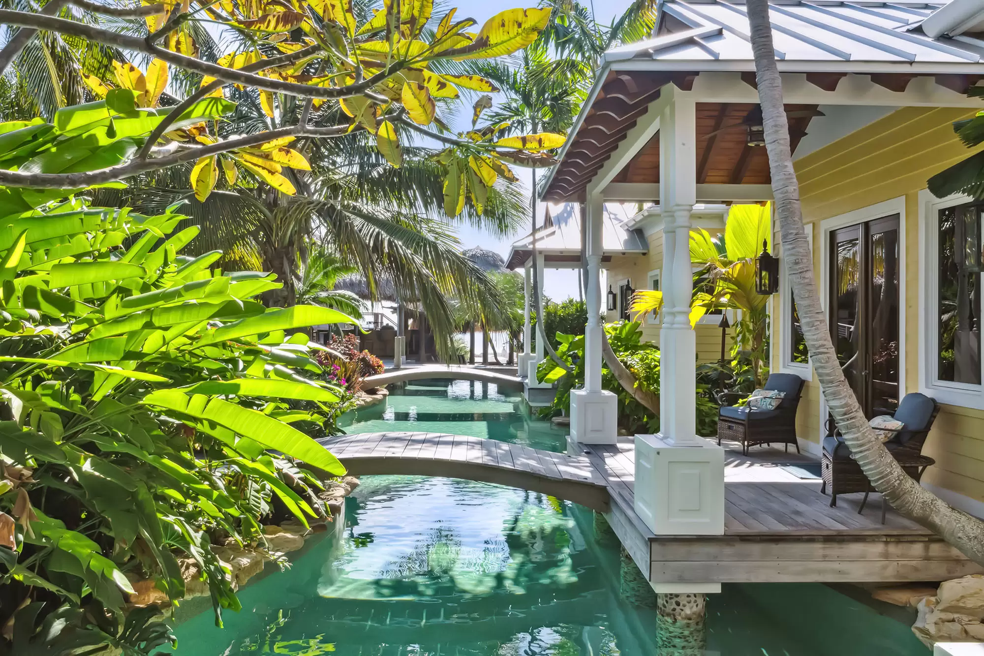 Five-Acre Oceanfront Estate – image 9