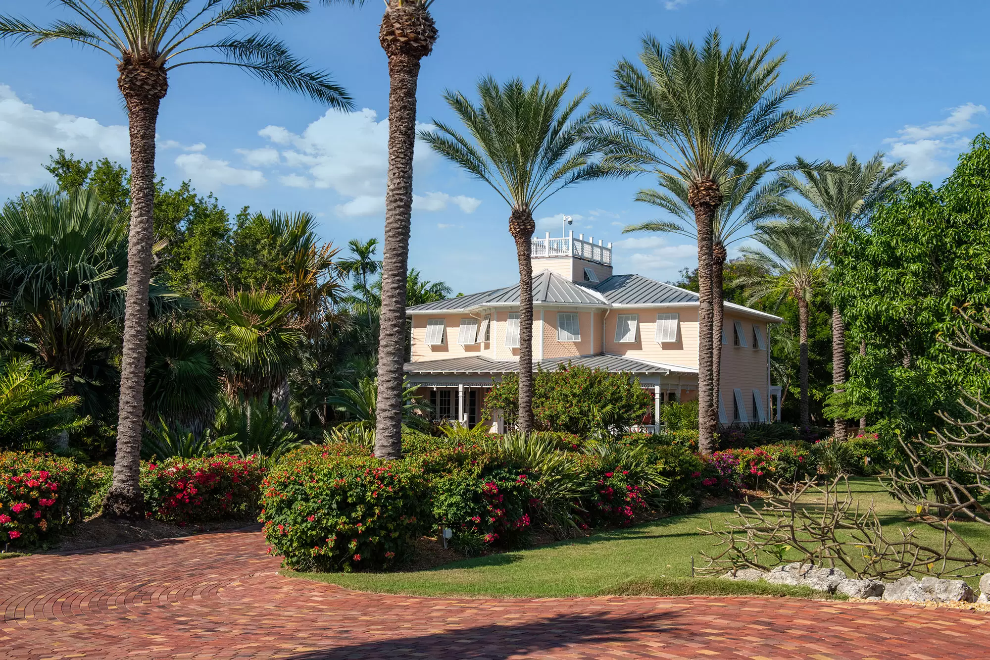 Five-Acre Oceanfront Estate – image 39