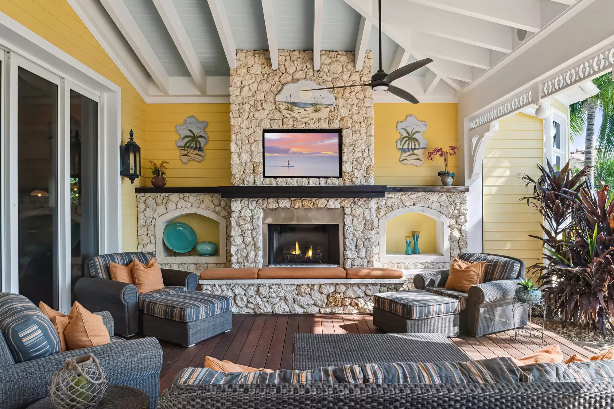Five-Acre Oceanfront Estate – image 10