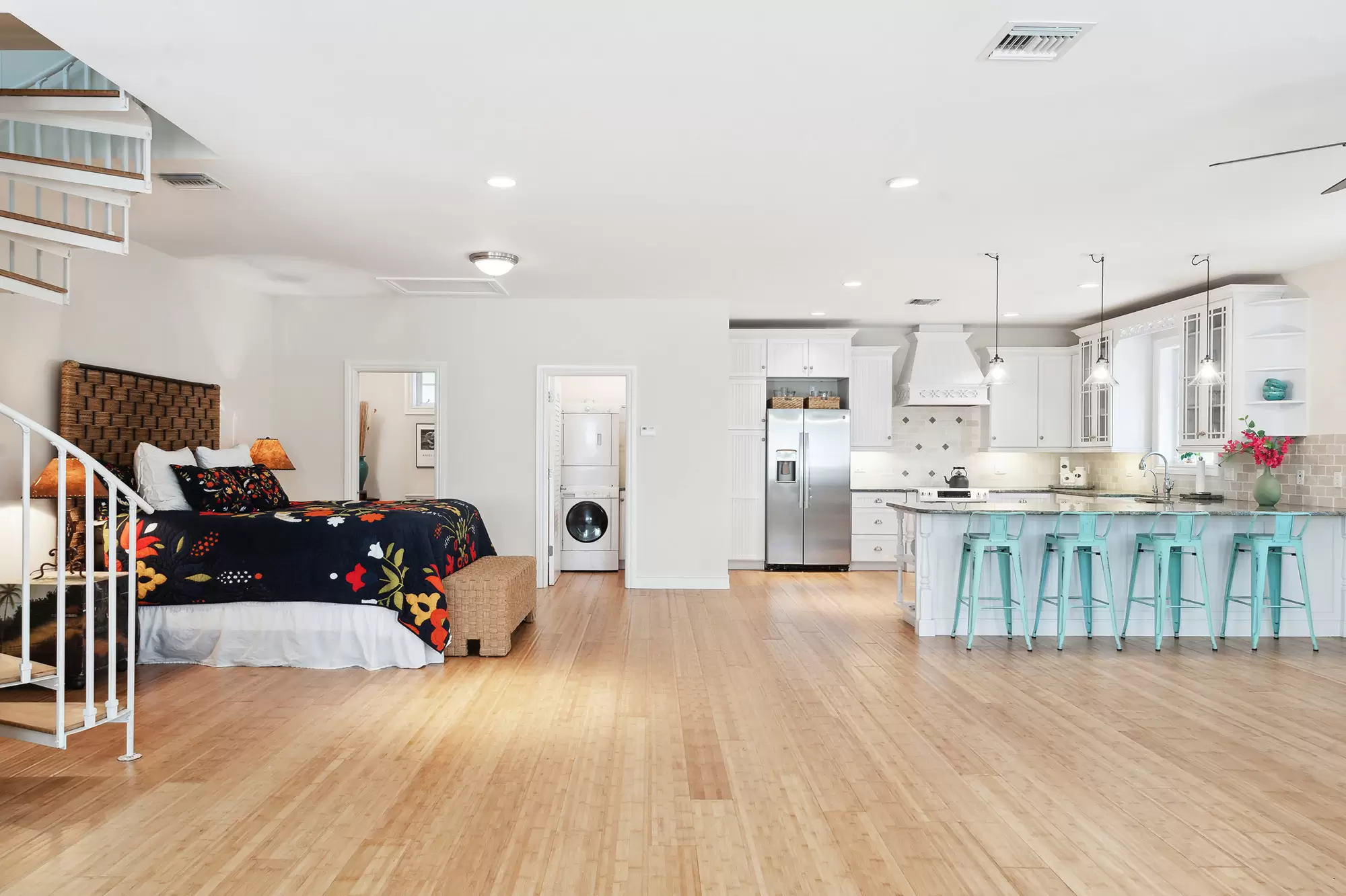 Five-Acre Oceanfront Estate – image 41