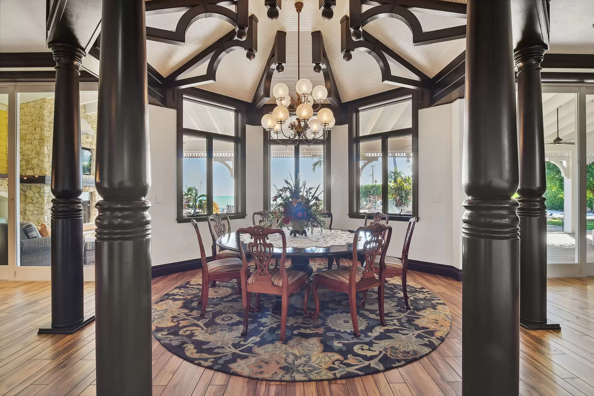 Five-Acre Oceanfront Estate – image 16