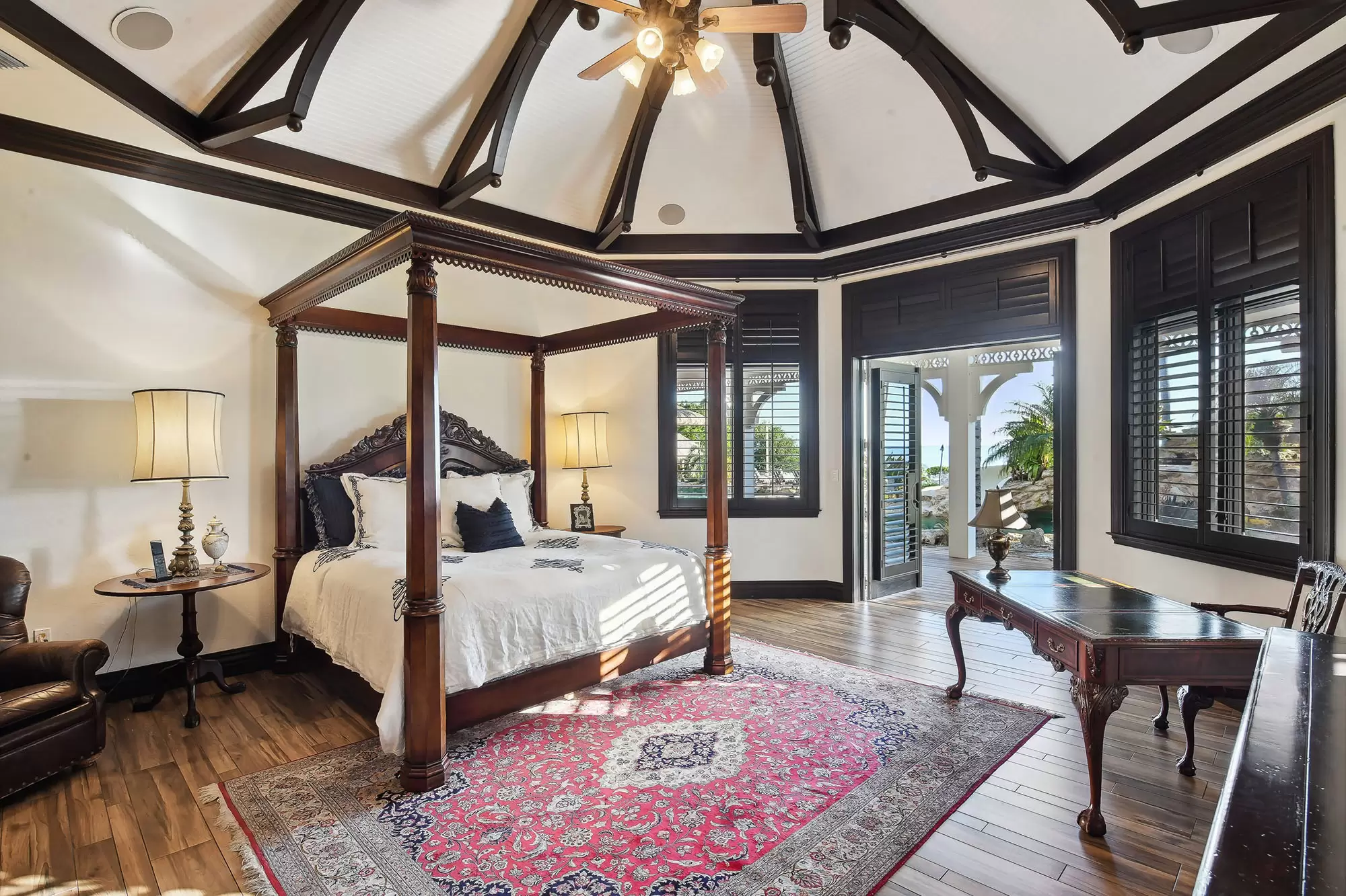 Five-Acre Oceanfront Estate – image 20