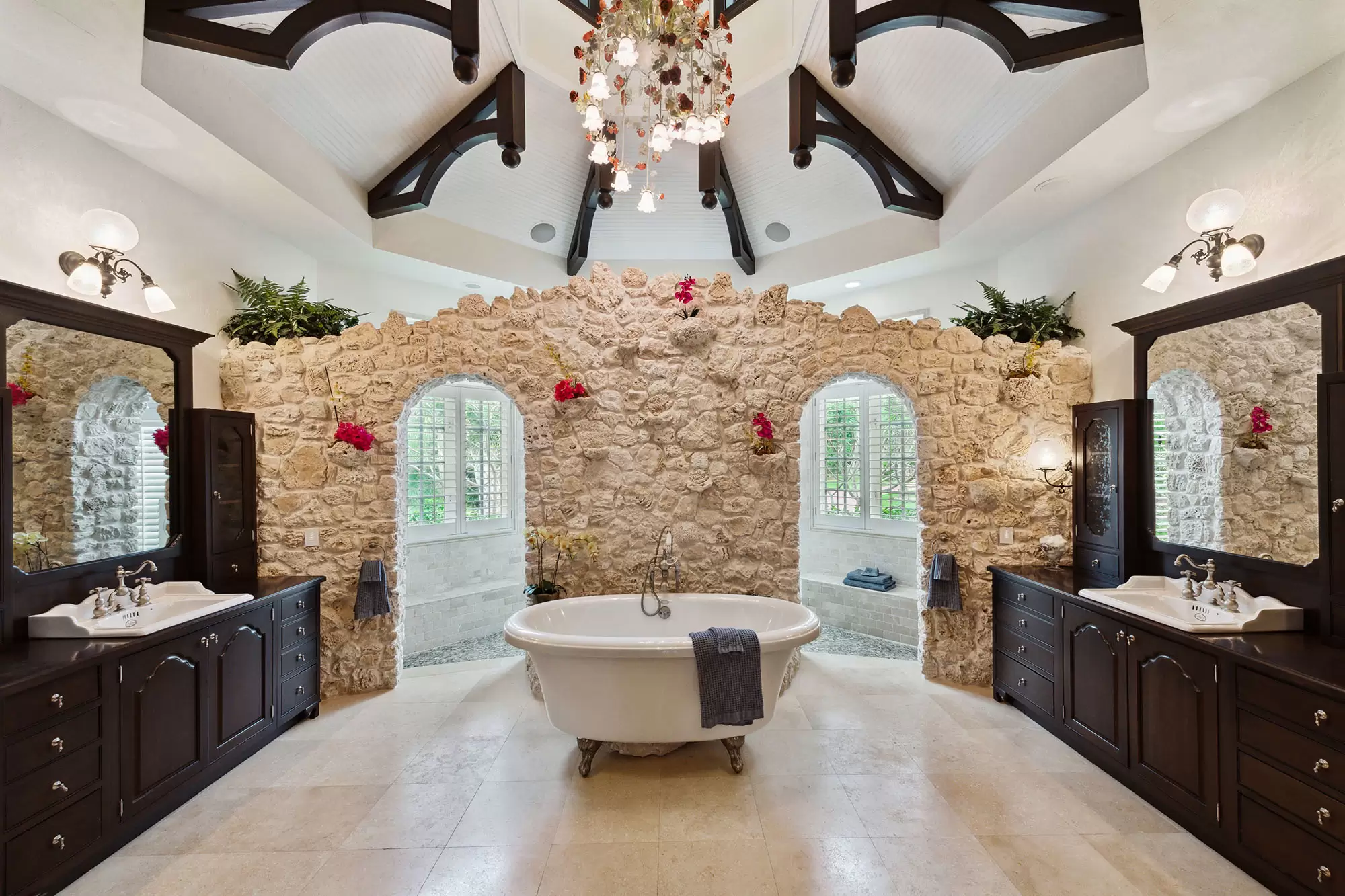 Five-Acre Oceanfront Estate – image 21