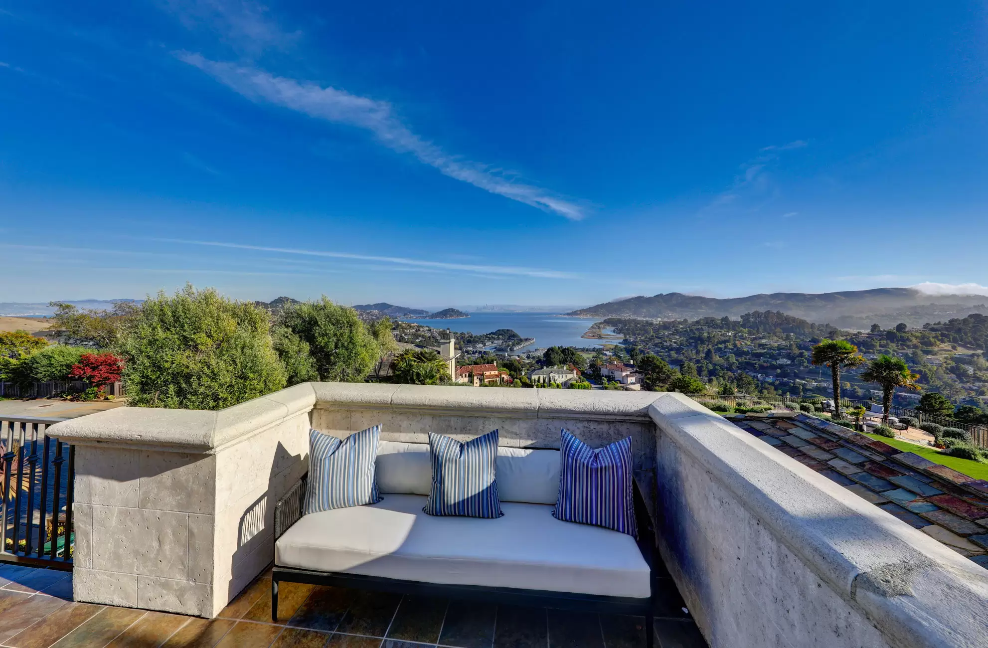 EXCEPTIONAL SAN FRANCISCO VIEWS – image 19
