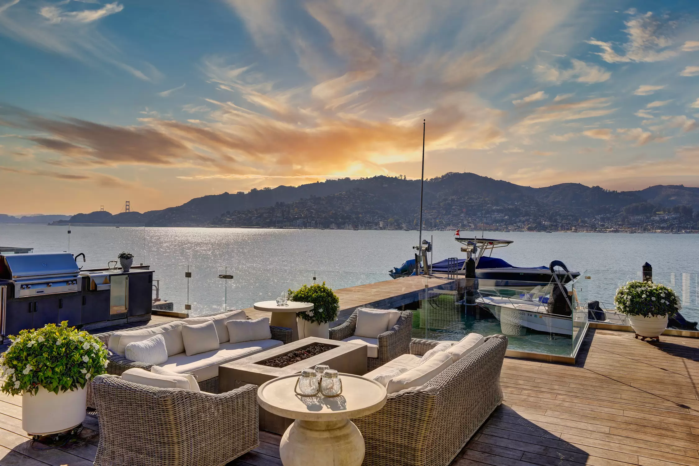 LUXURY LIVING ON THE SAN FRANCISCO BAY – image 1