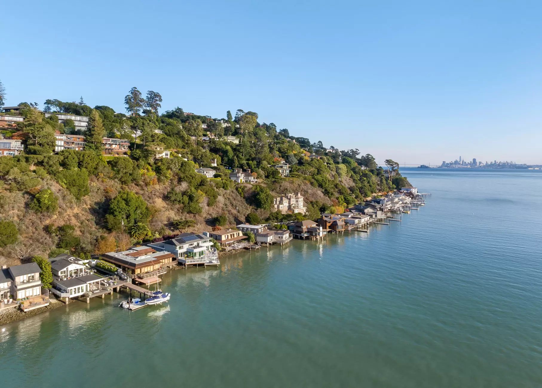 LUXURY LIVING ON THE SAN FRANCISCO BAY – image 2