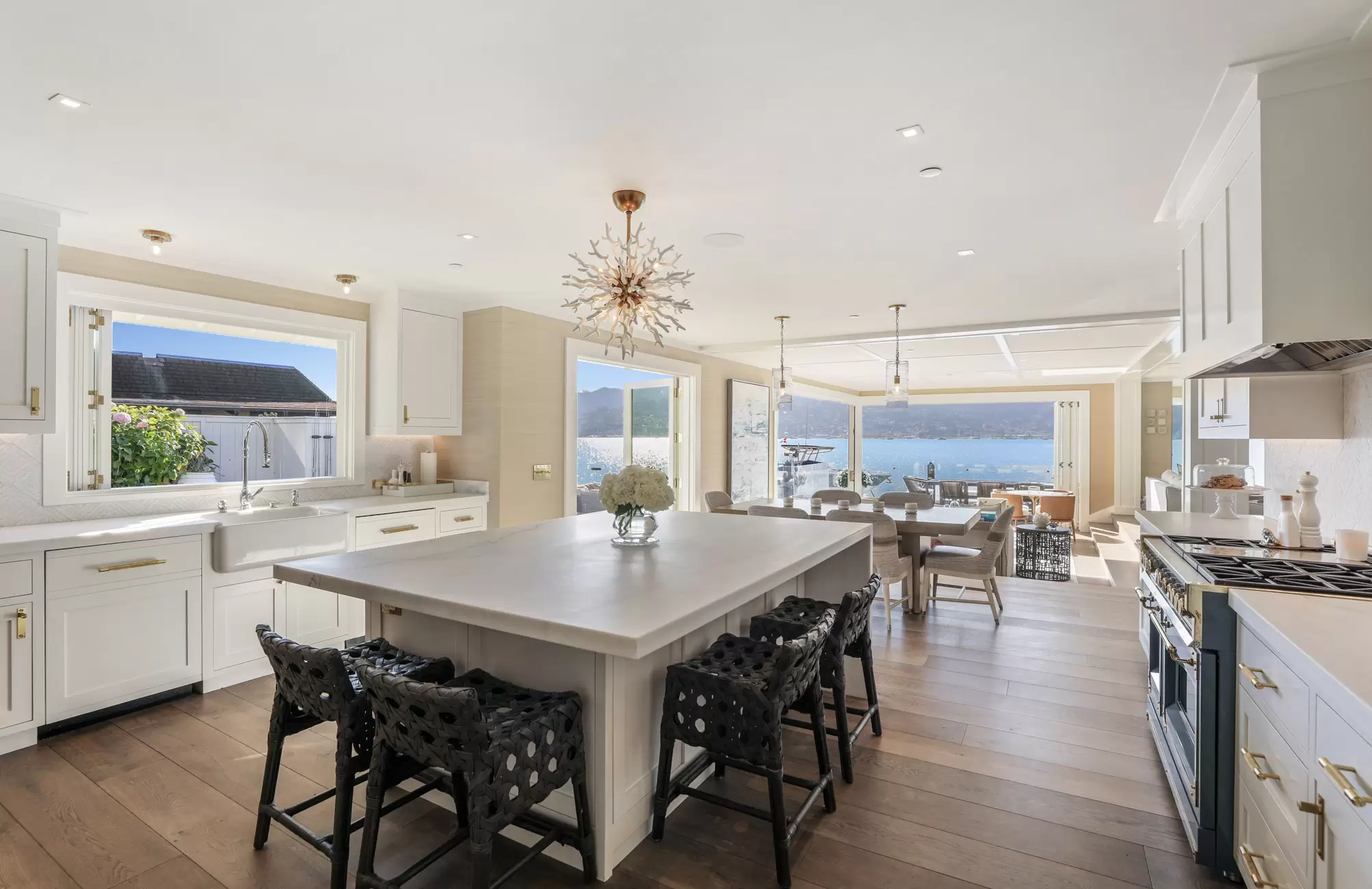 LUXURY LIVING ON THE SAN FRANCISCO BAY – image 7