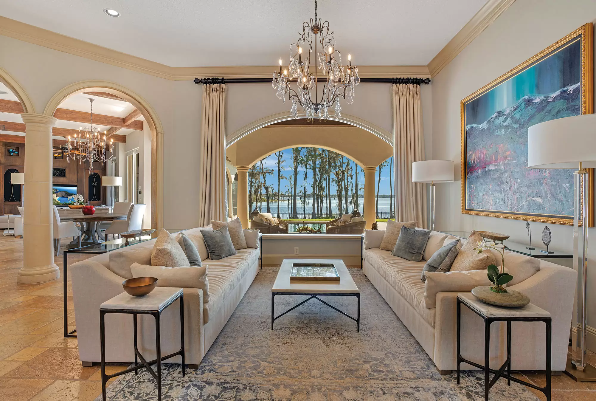 Exquisite Luxury Lakefront Home – image 3