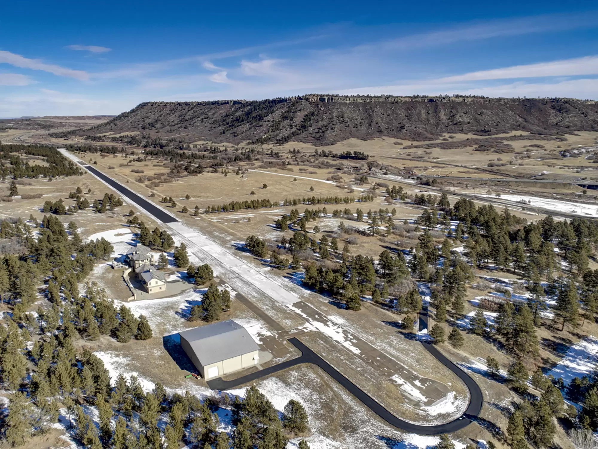 Private Home & Airport – image 1