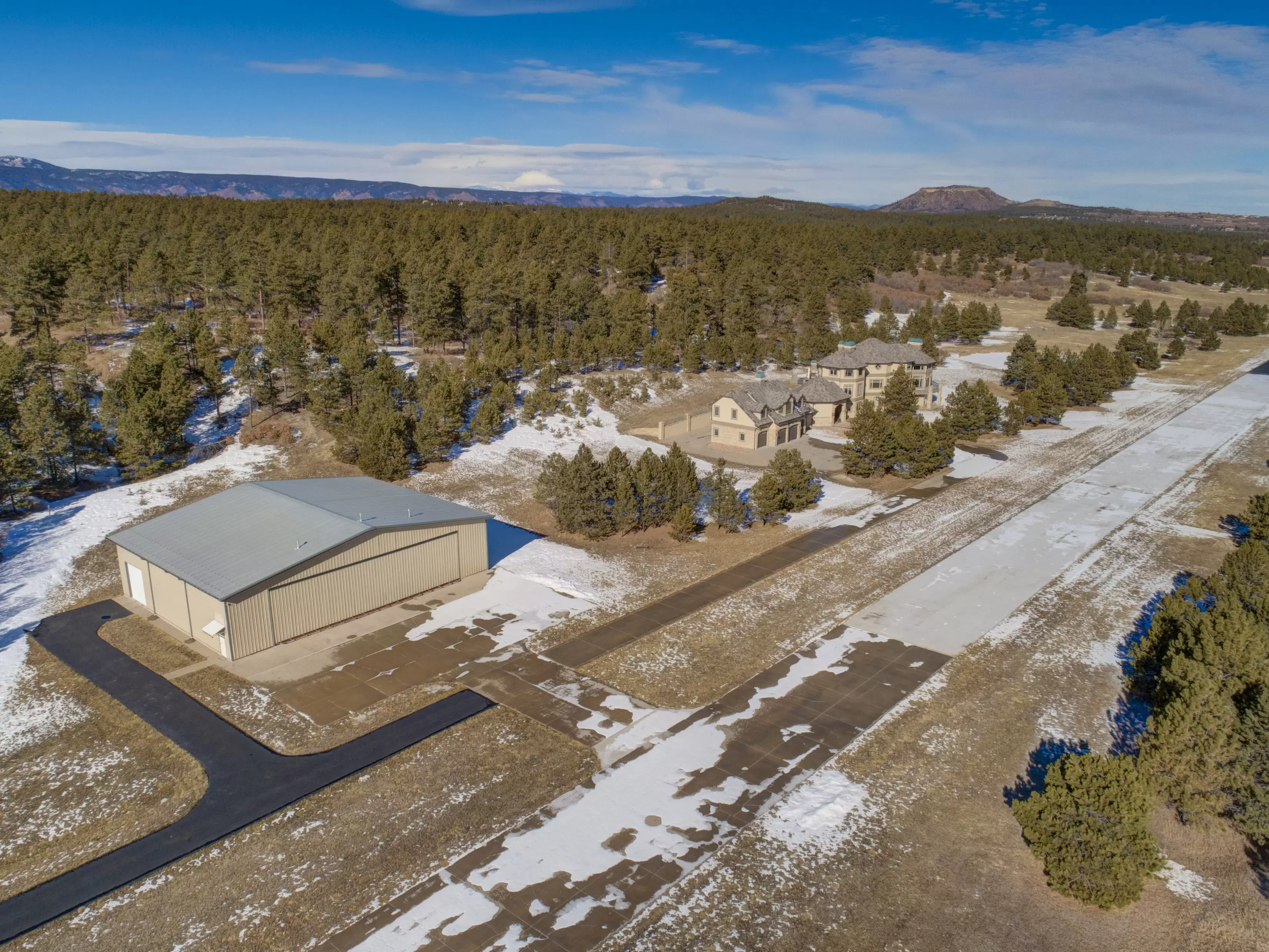 Private Home & Airport – image 7