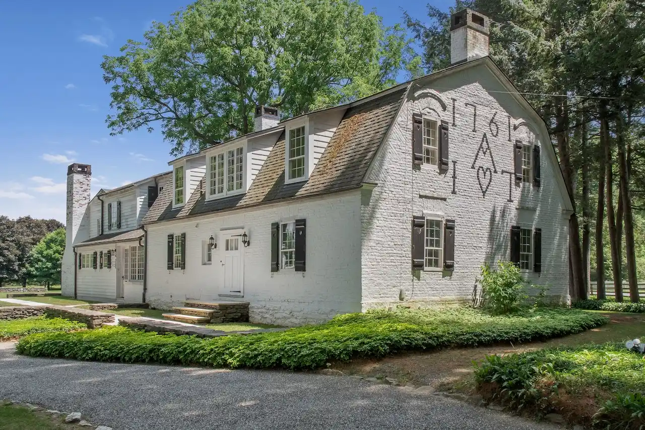 Incredible Historic Compound Estate On 67± Park Like Acres – image 1