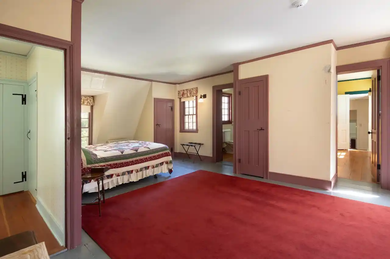 Incredible Historic Compound Estate On 67± Park Like Acres – image 56