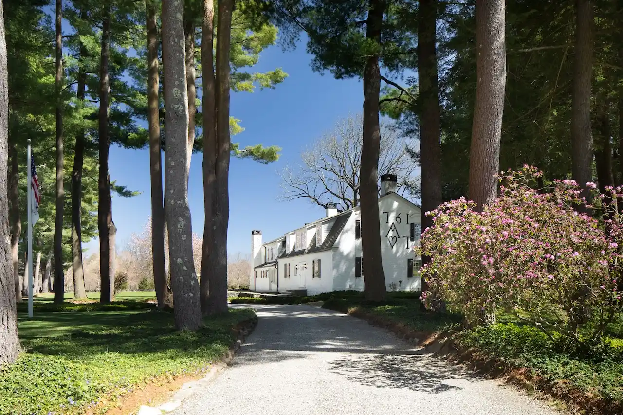 Incredible Historic Compound Estate On 67± Park Like Acres – image 3