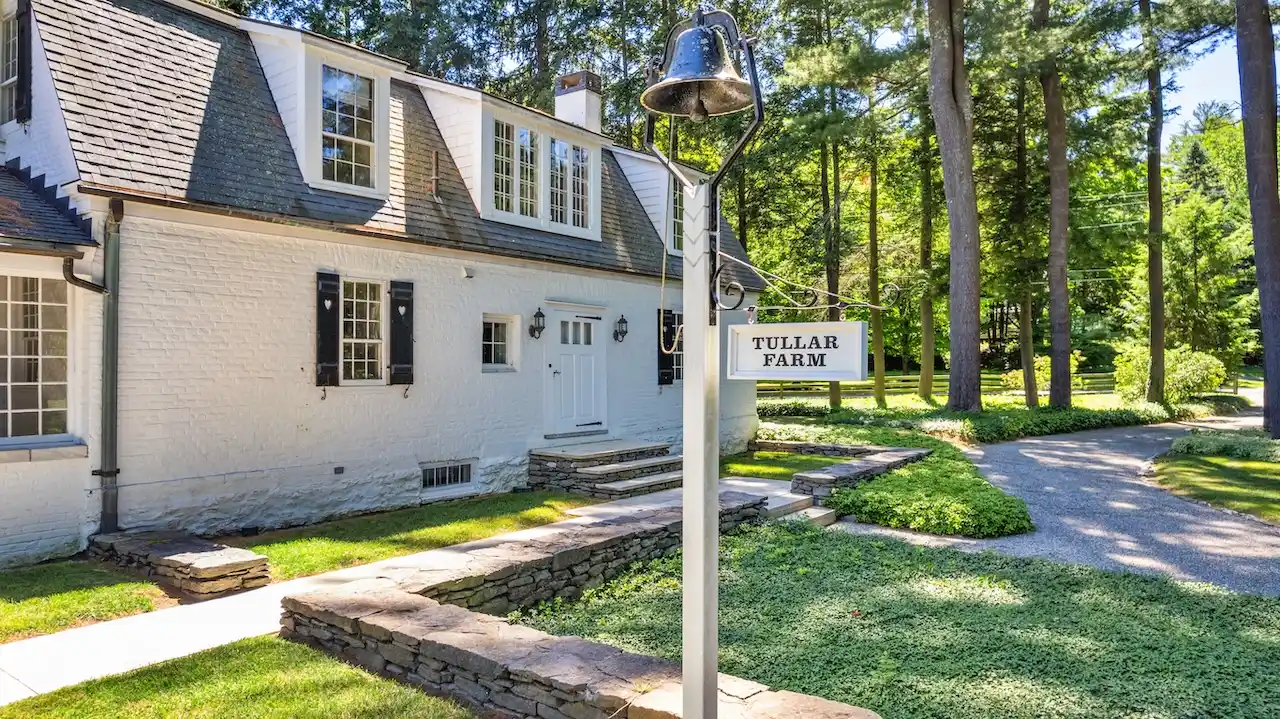 Incredible Historic Compound Estate On 67± Park Like Acres – image 4