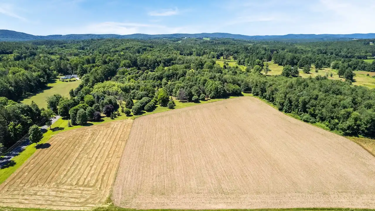 Incredible Historic Compound Estate On 67± Park Like Acres – image 9