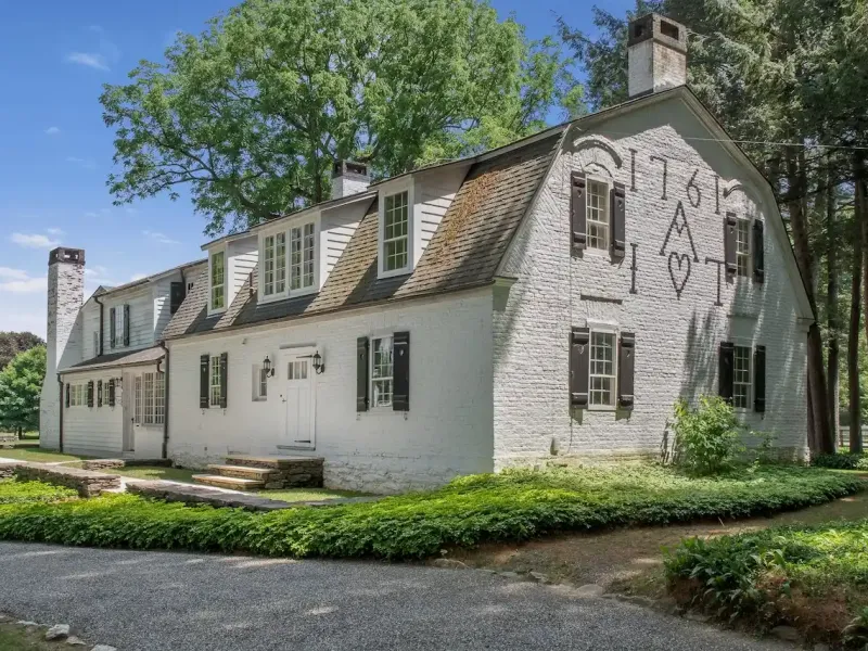 Incredible Historic Compound Estate On 67± Park Like Acres – image 1