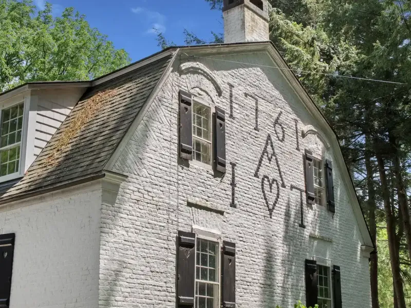Incredible Historic Compound Estate On 67± Park Like Acres – image 2