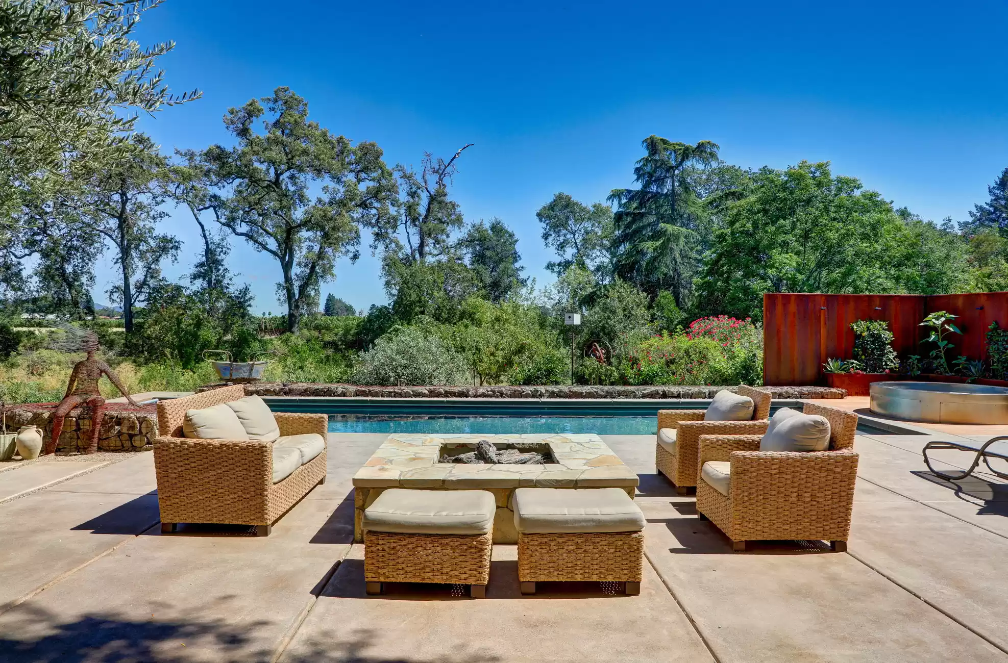 WINE COUNTRY RETREAT - RESORT LIVING – image 1