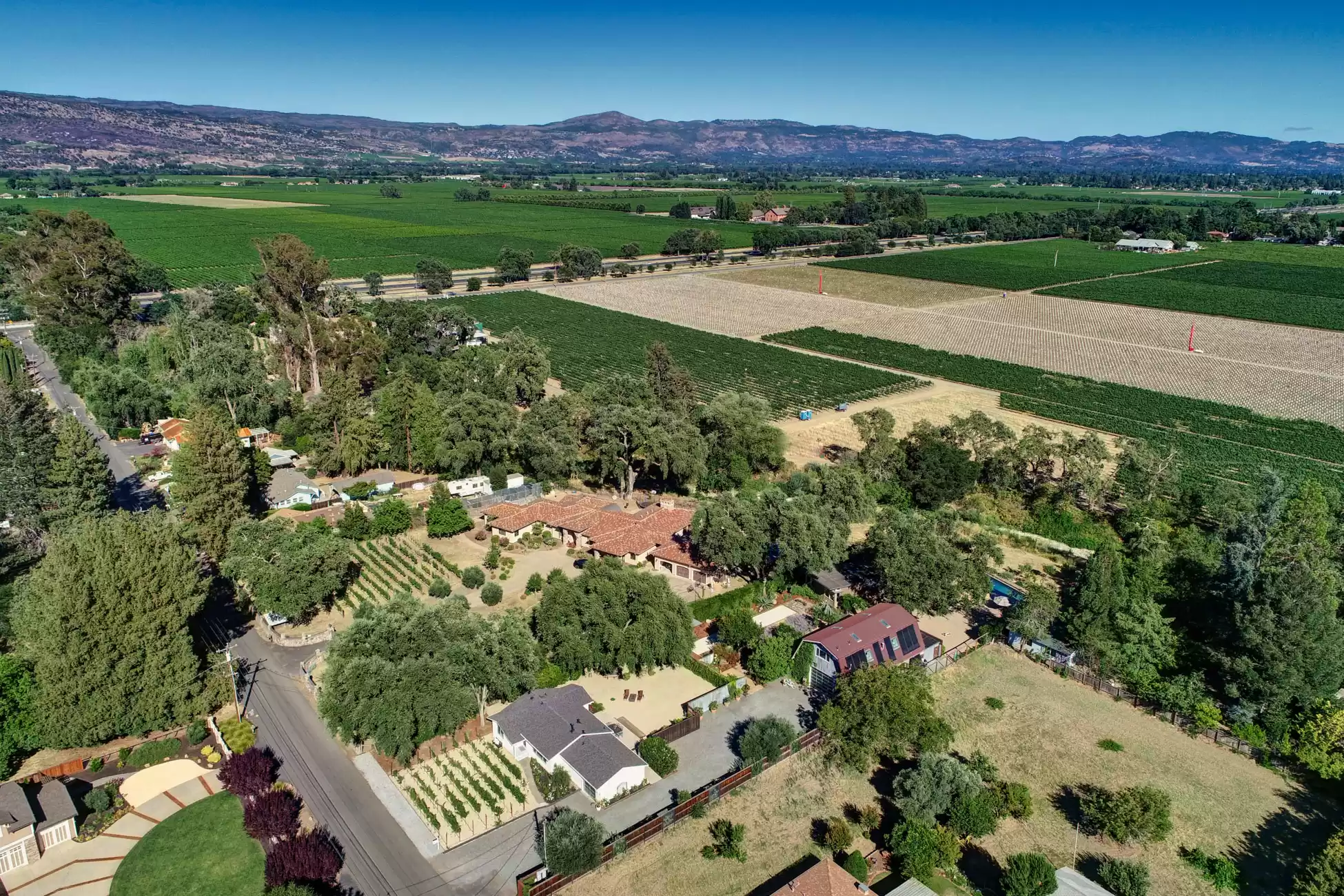 WINE COUNTRY RETREAT - RESORT LIVING – image 3