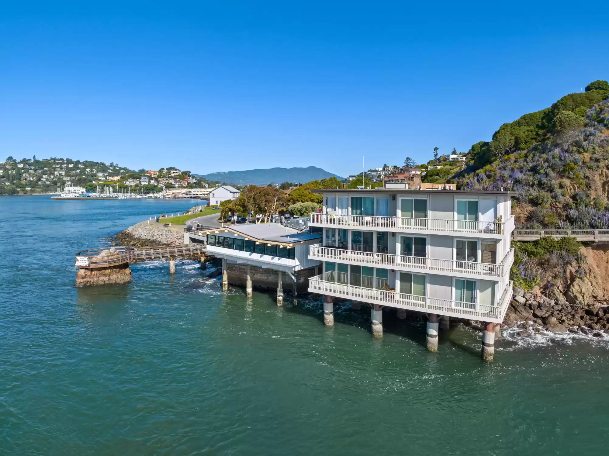 PARADISE POINT – image 14