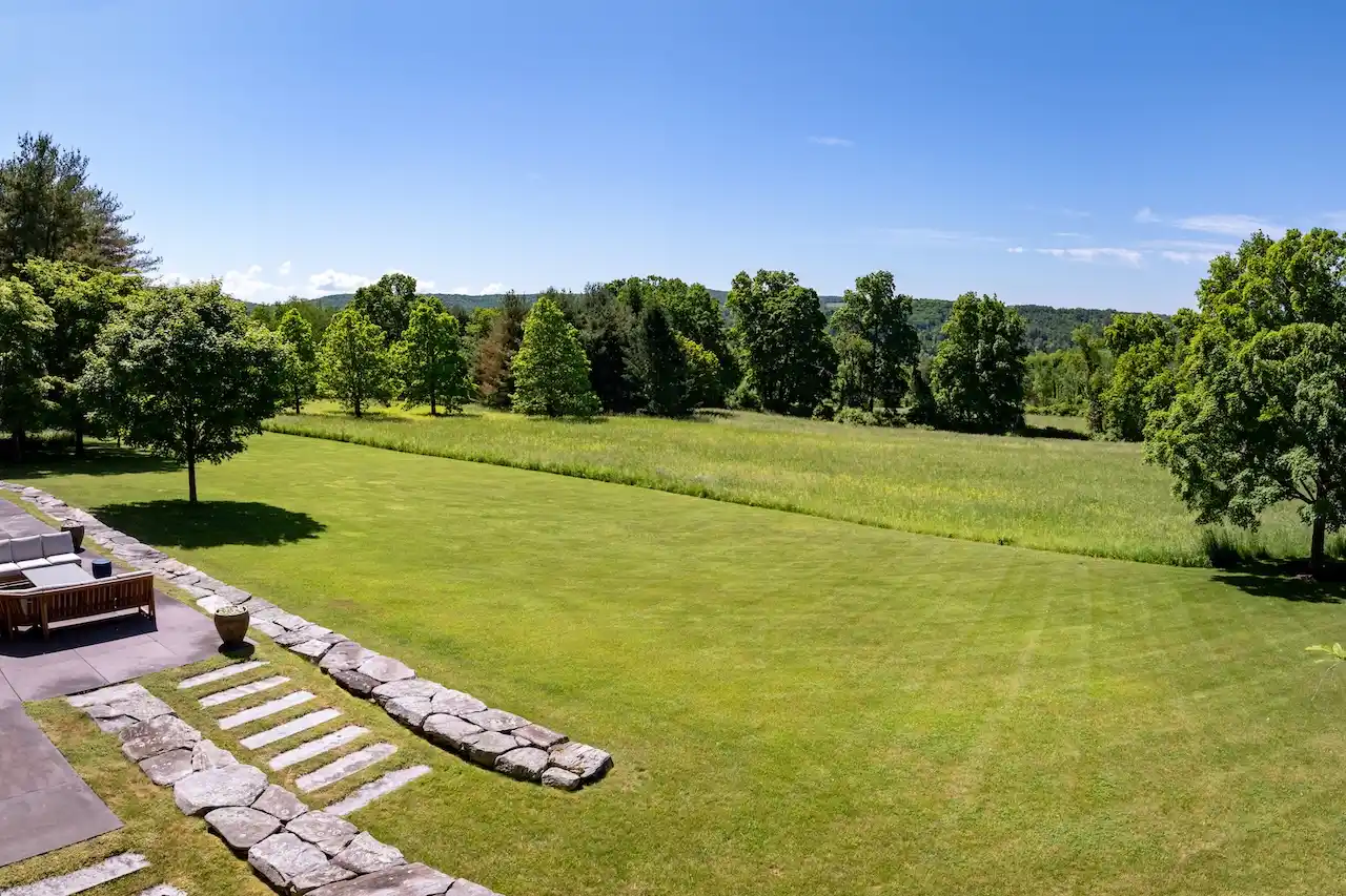 Sprawling Lakeville Compound On 21+ Acres – image 18