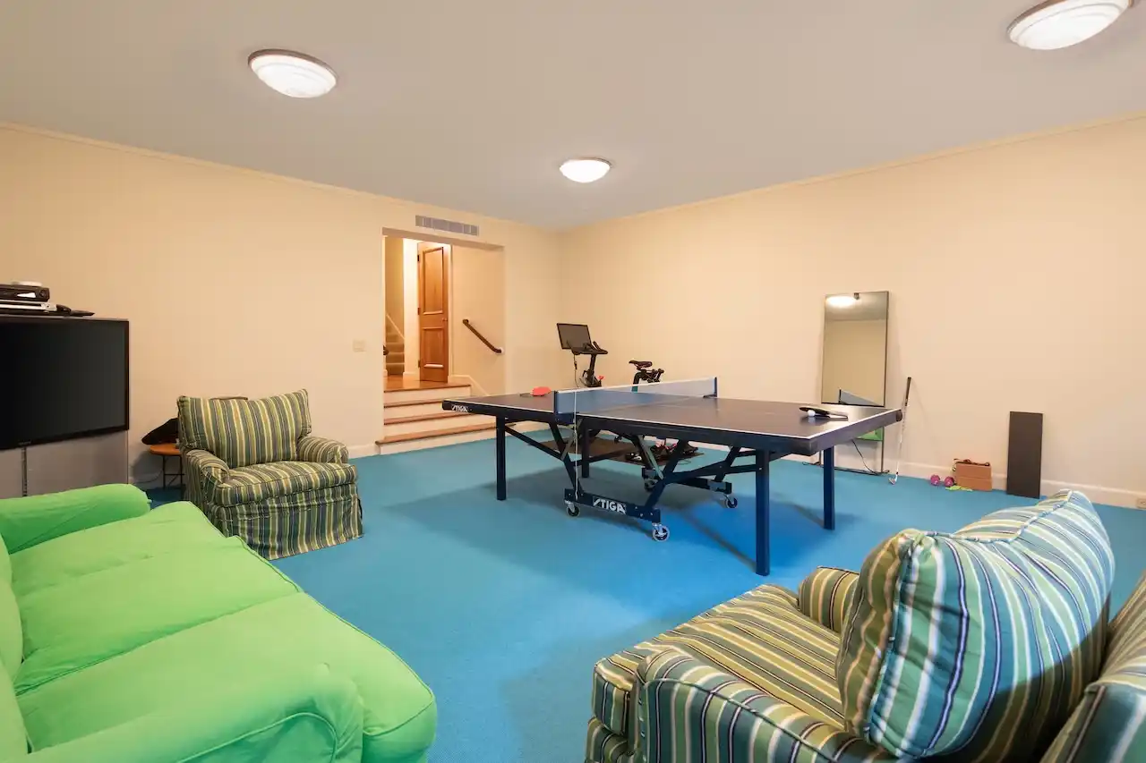 Sprawling Lakeville Compound On 21+ Acres – image 33