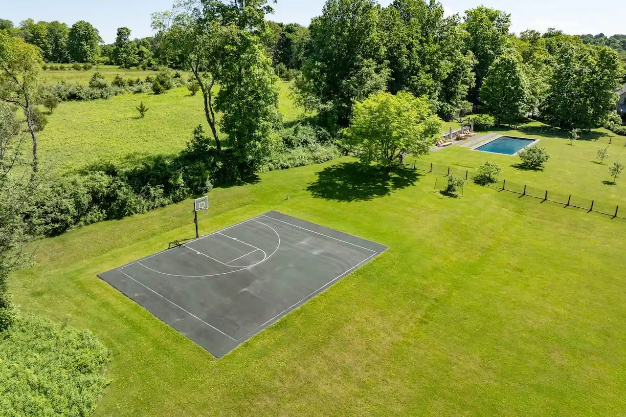Sprawling Lakeville Compound On 21+ Acres – image 41