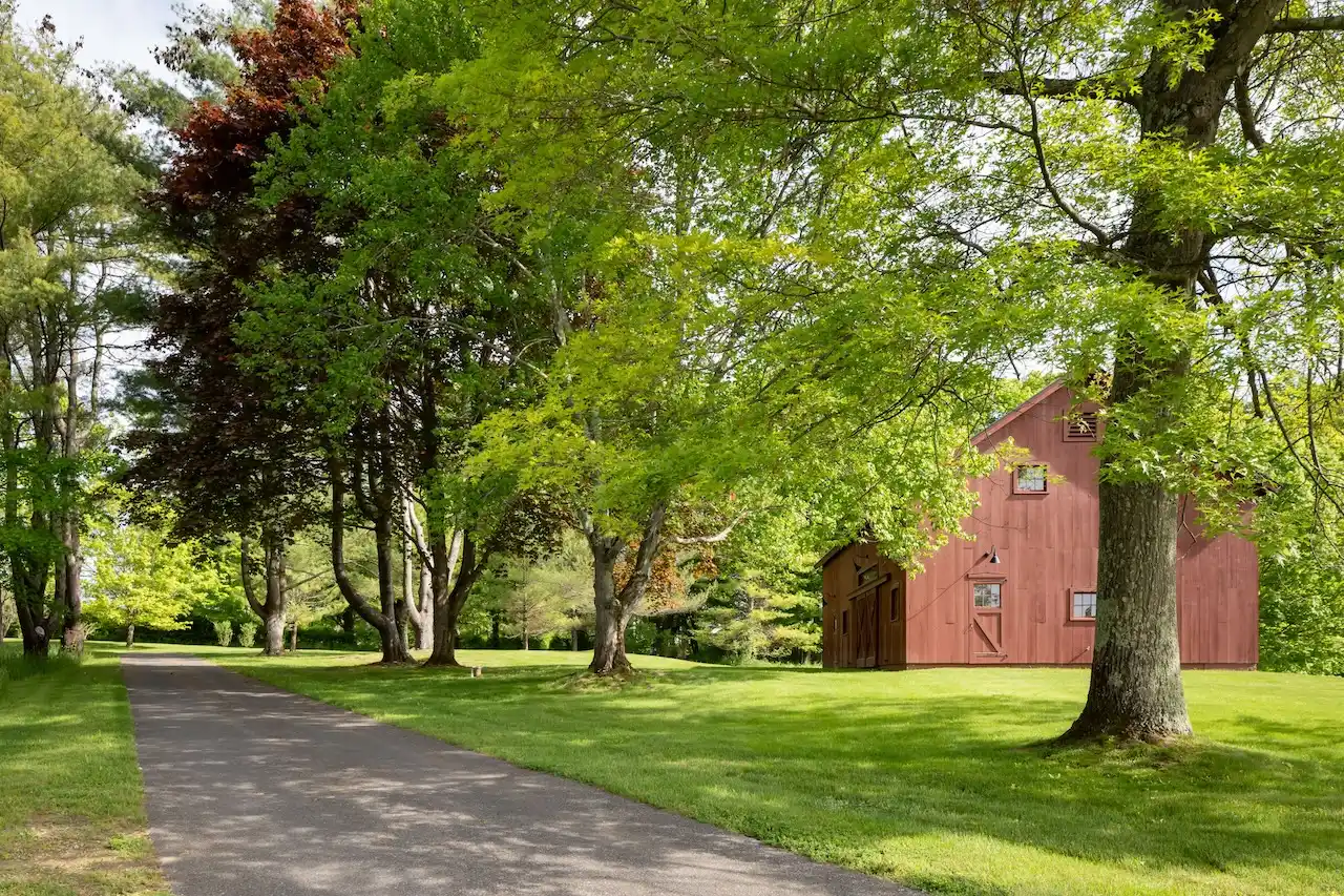 Sprawling Lakeville Compound On 21+ Acres – image 43