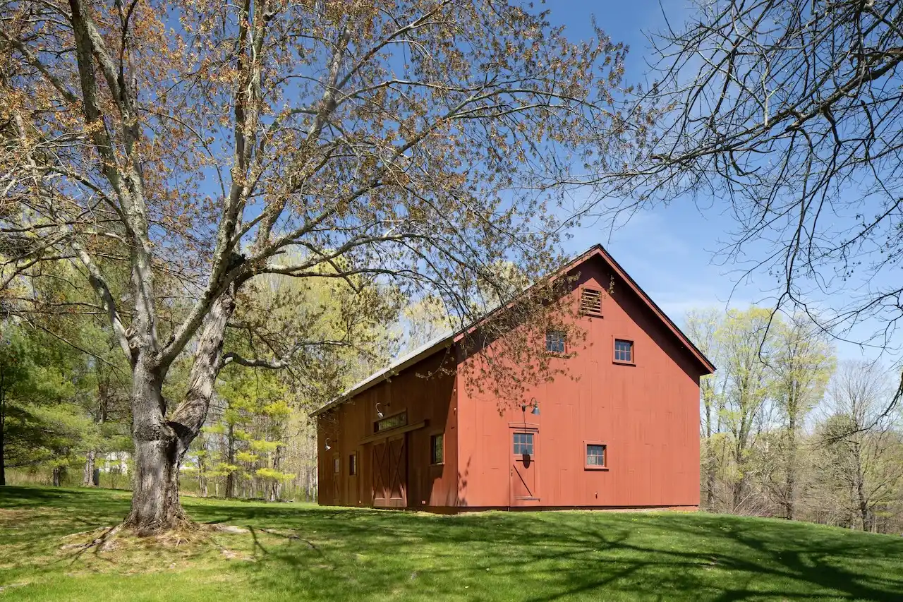 Sprawling Lakeville Compound On 21+ Acres – image 44