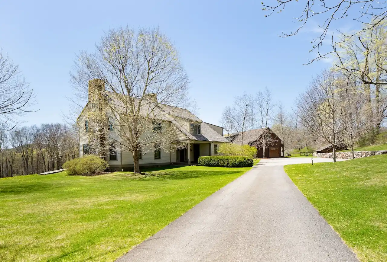 Sprawling Lakeville Compound On 21+ Acres – image 45