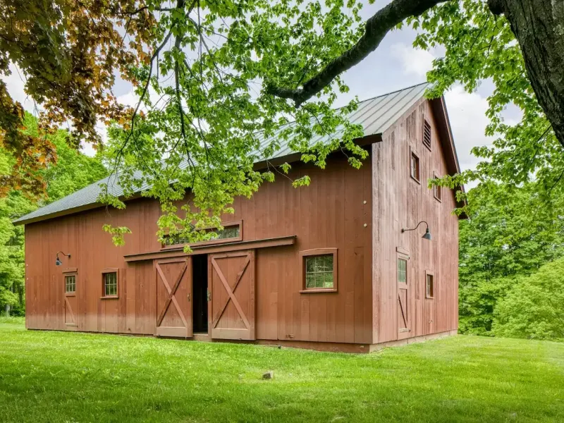 Sprawling Lakeville Compound On 21+ Acres – image 4