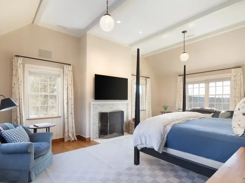 Sprawling Lakeville Compound On 21+ Acres – image 23