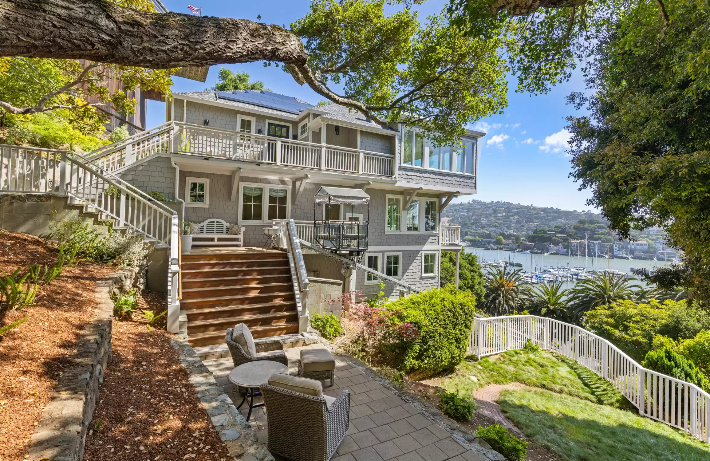BELVEDERE BEAUTY – image 1
