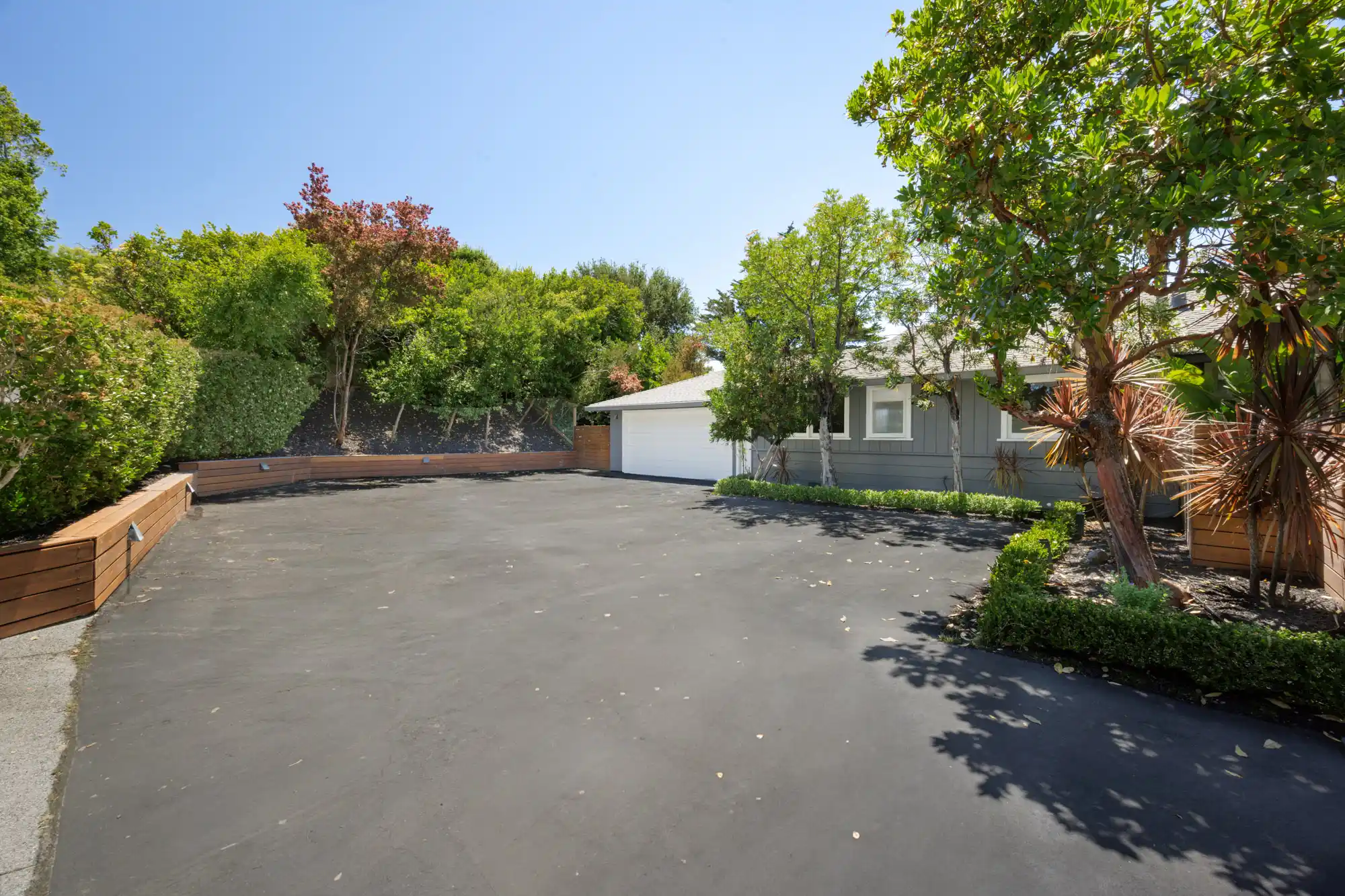 EXCEPTIONAL LOCATION – image 22