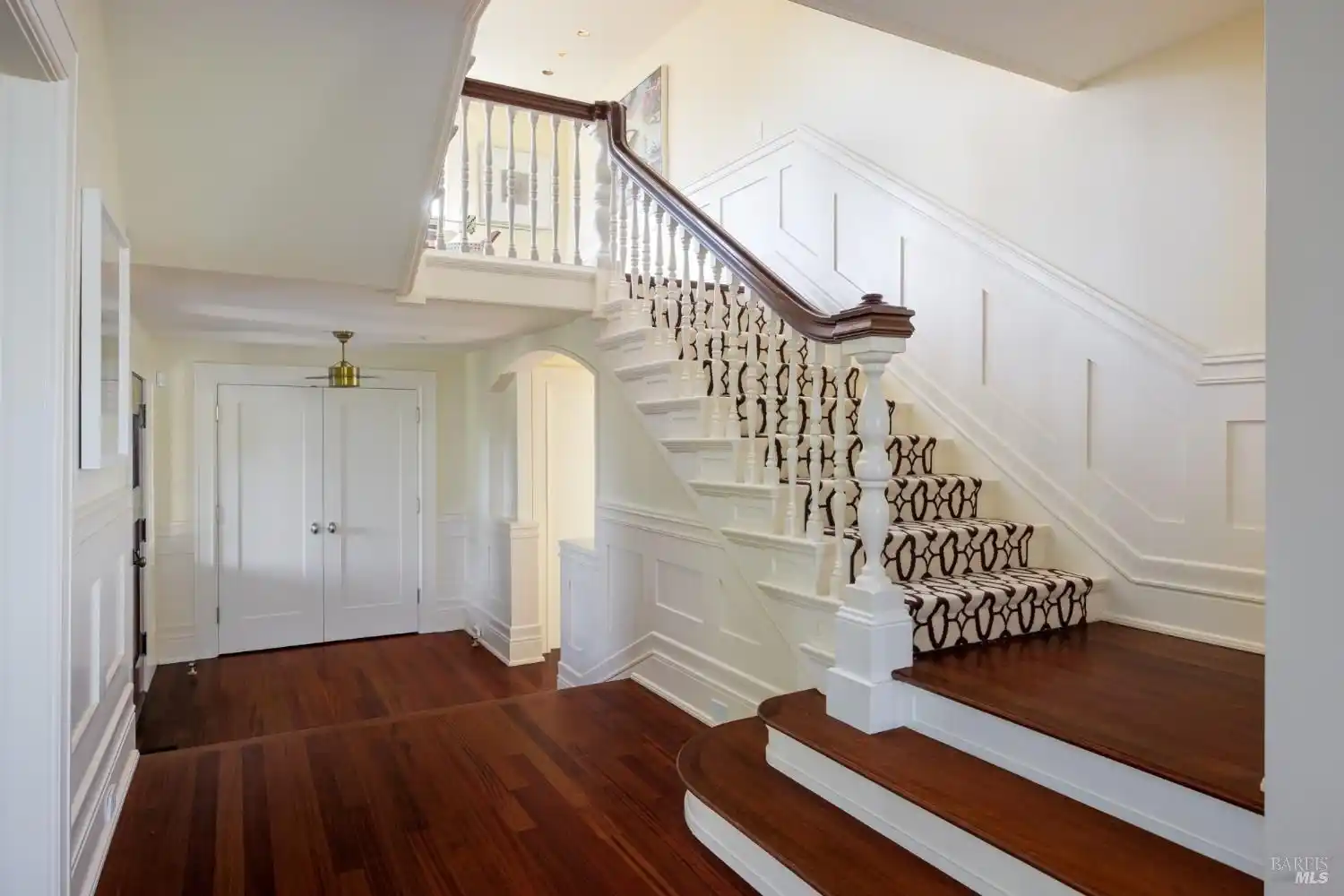 Enchanting Belvedere Estate – image 14