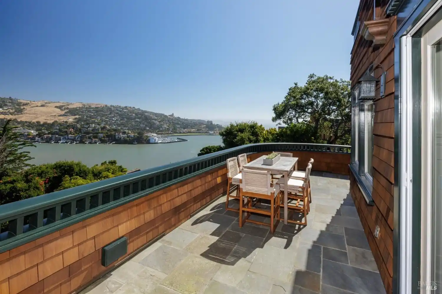 Enchanting Belvedere Estate – image 26