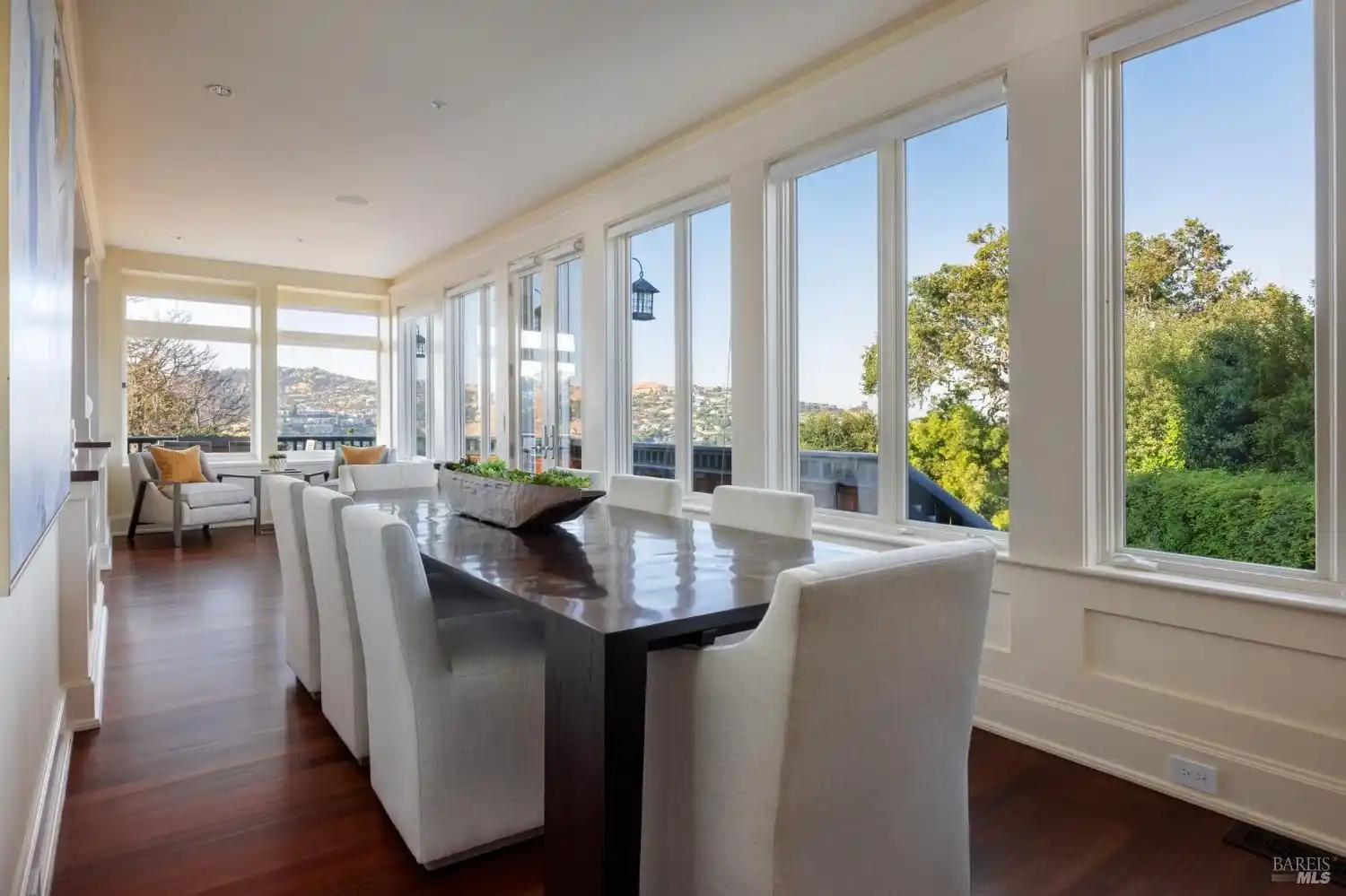 Enchanting Belvedere Estate – image 8
