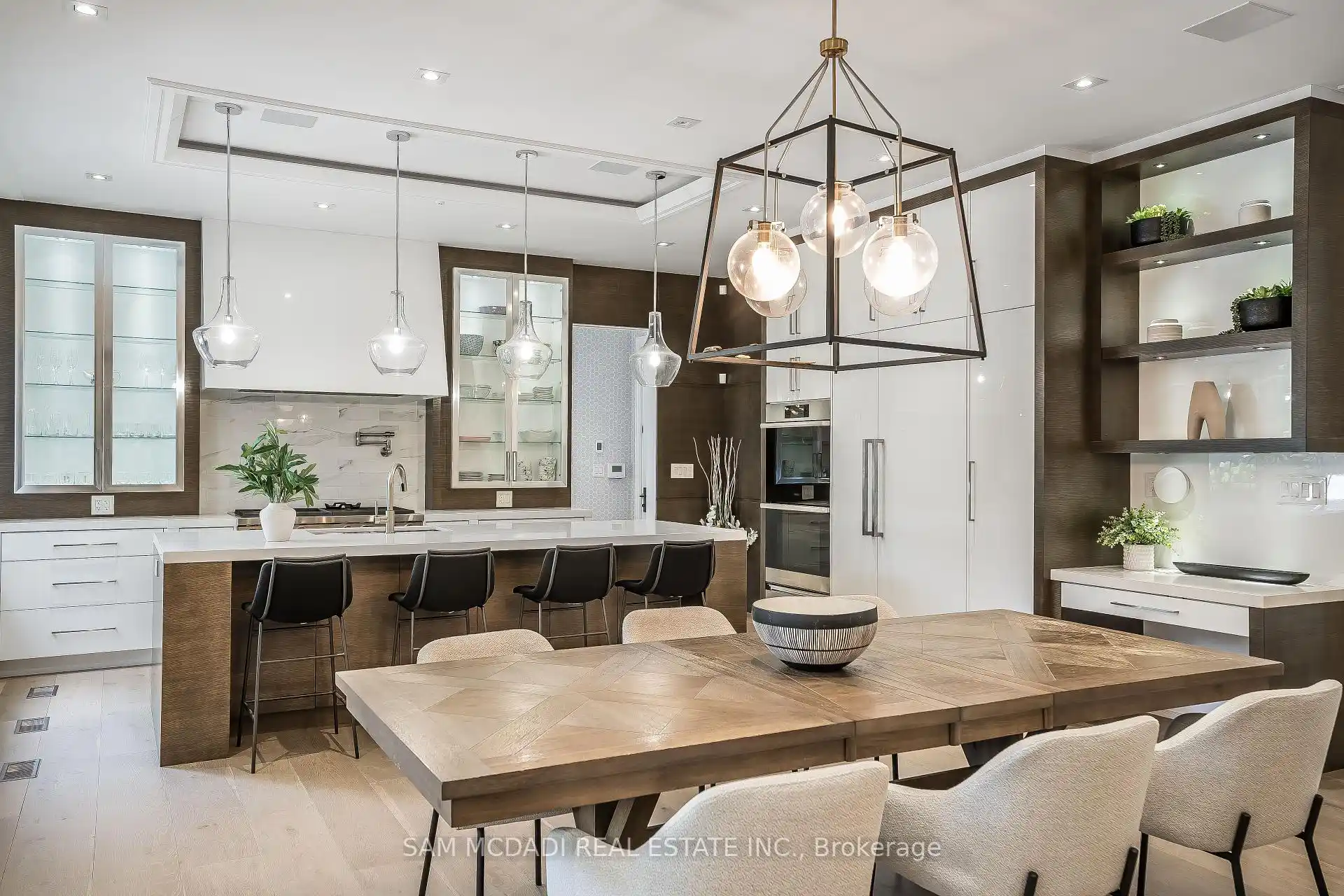 231 Wedgewood Drive, Oakville (W12736948) – image 12