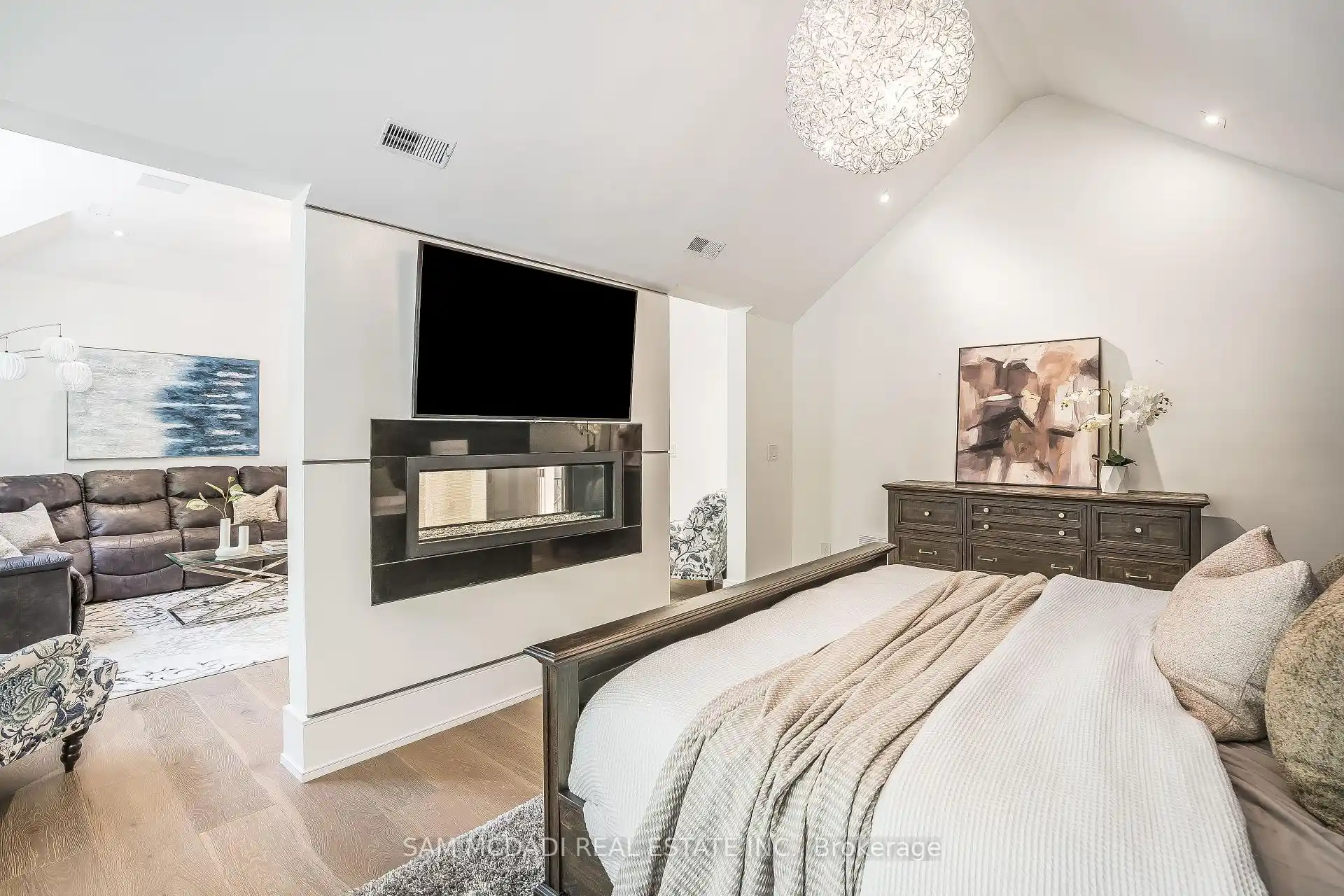 231 Wedgewood Drive, Oakville (W12736948) – image 25