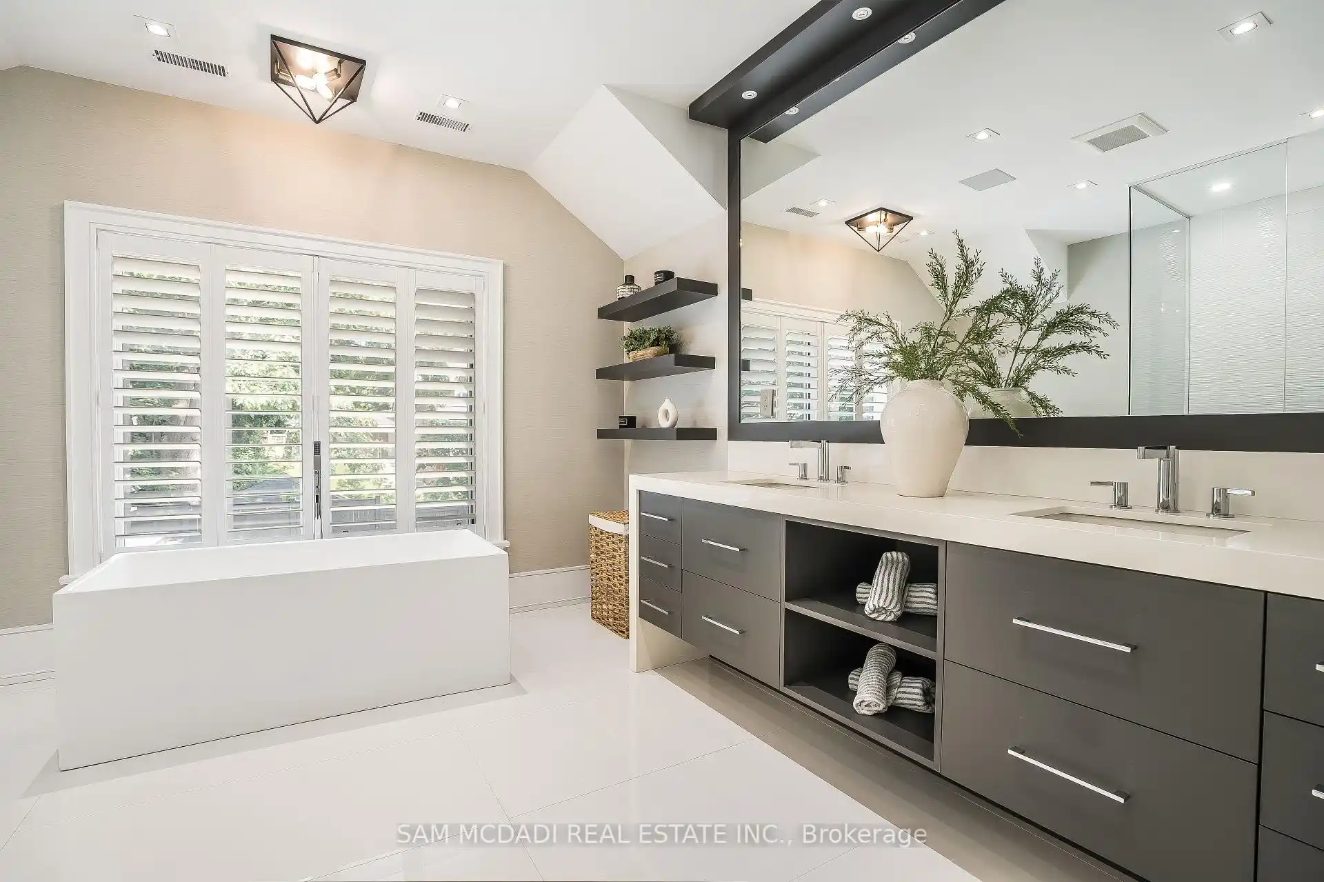 231 Wedgewood Drive, Oakville (W12736948) – image 27
