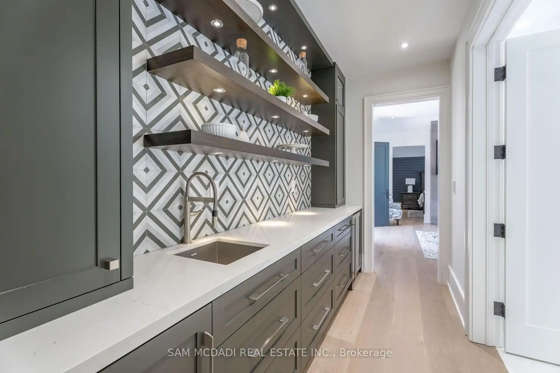 231 Wedgewood Drive, Oakville (W12736948) – image 30