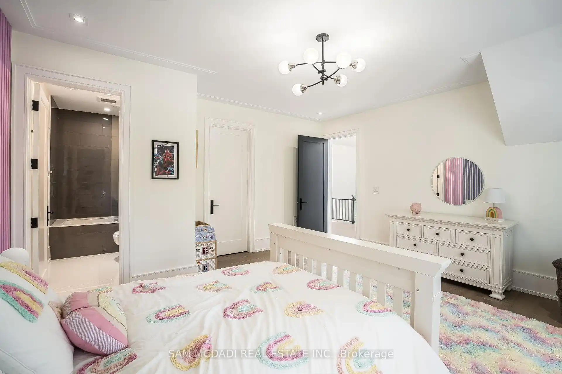 231 Wedgewood Drive, Oakville (W12736948) – image 33
