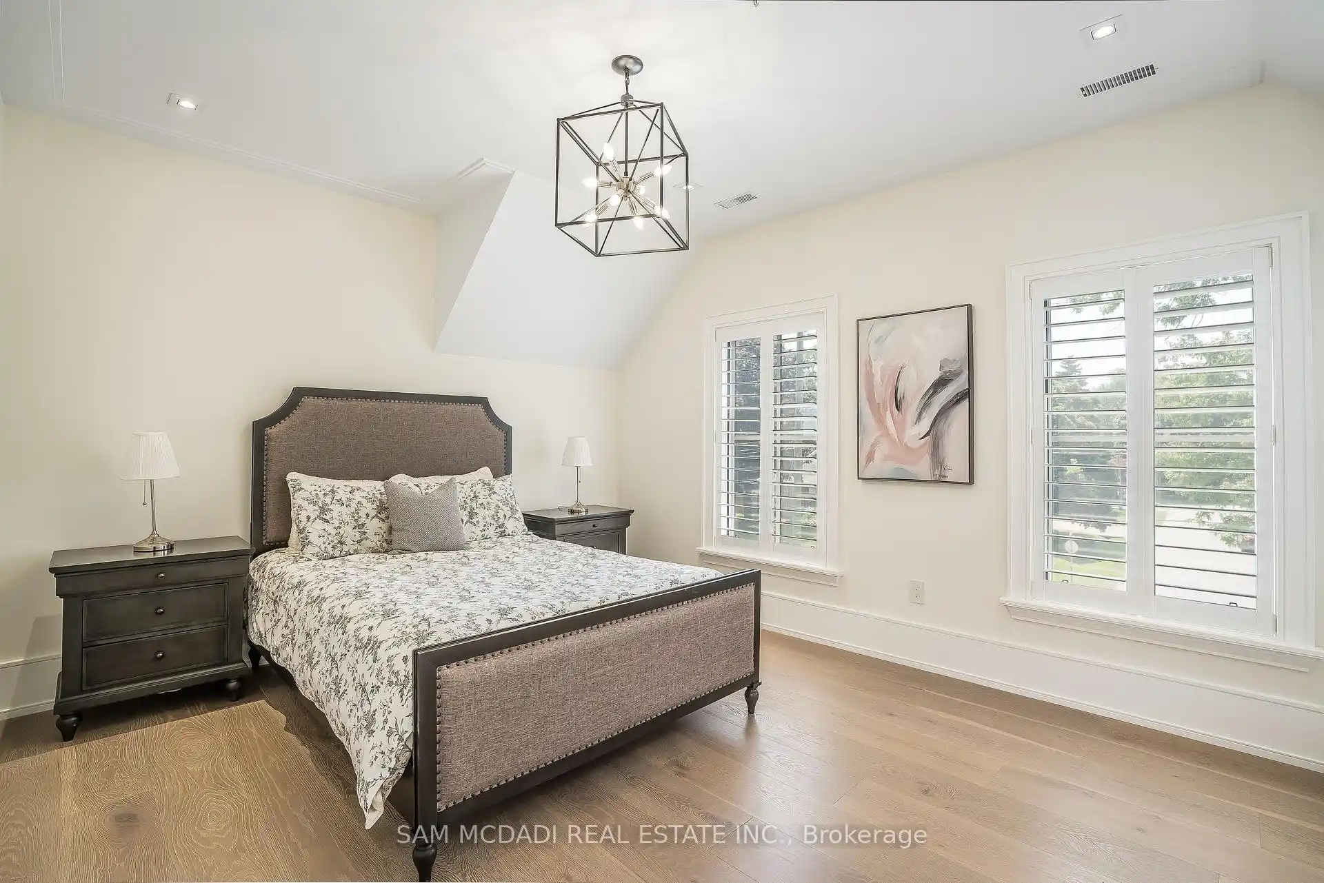 231 Wedgewood Drive, Oakville (W12736948) – image 35